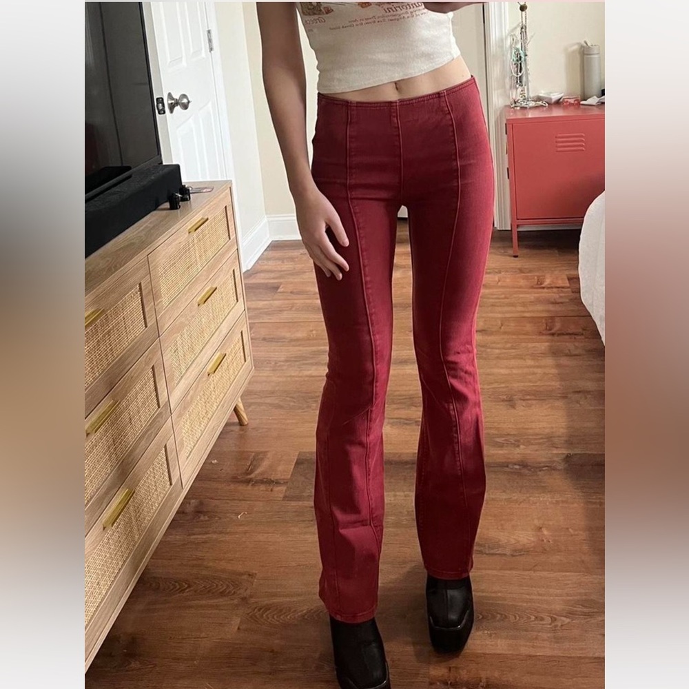 Free People red pull on flares🍓